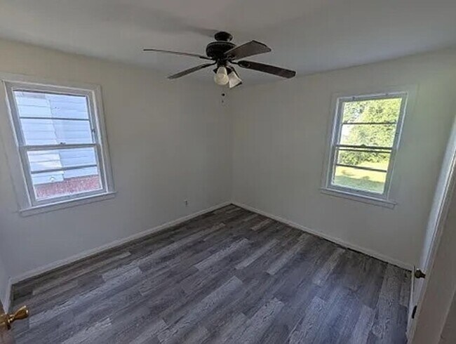 Foto del edificio - 3864 E 154th St