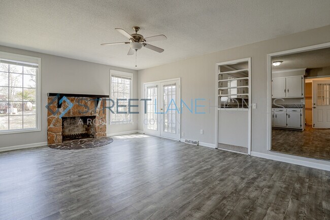 Foto del edificio - NOW OFFERING $250 OFF FIRST FULL MONTH IF ...