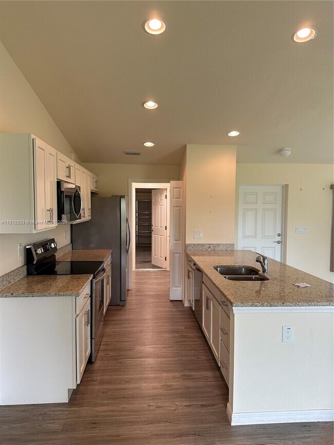 Foto del edificio - 9023 W Crow Cir