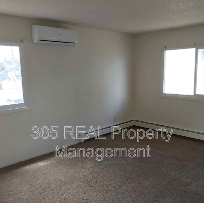 Building Photo - 204 14th St