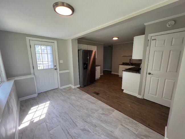 Foto del edificio - 6416 Walnut Dr