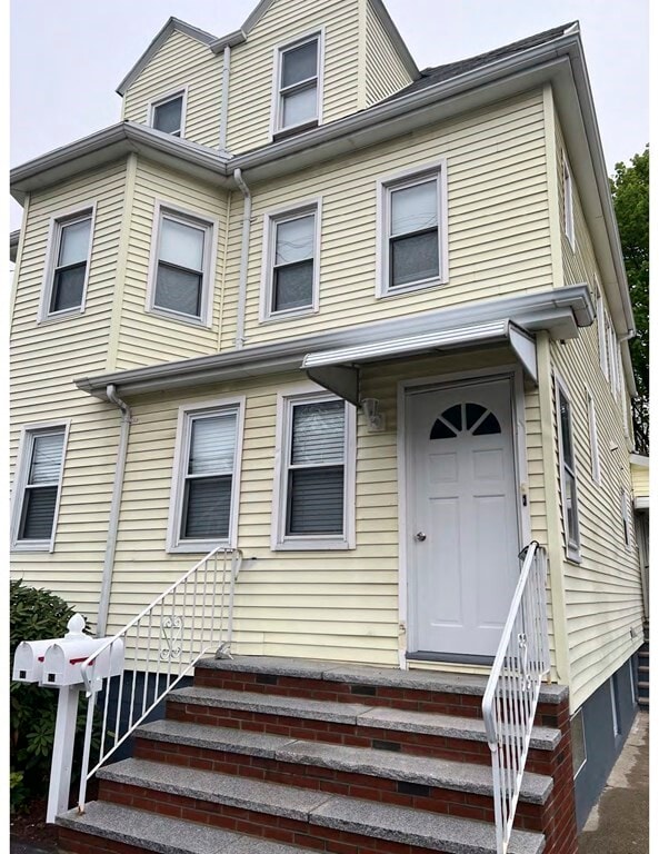 Primary Photo - 83 Bow St