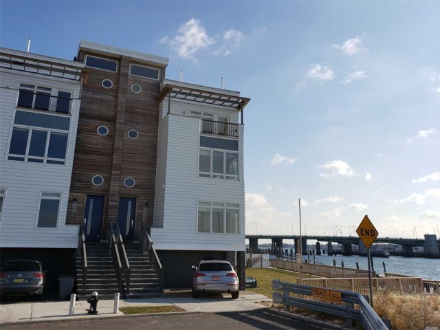 Foto del edificio - 126 Beach 5th St