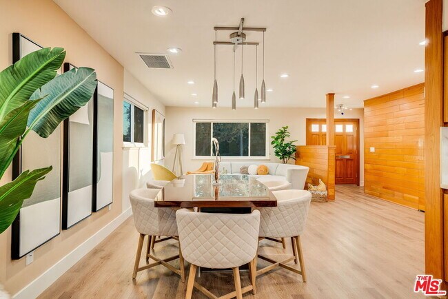 Foto del edificio - 16355 Halsey St