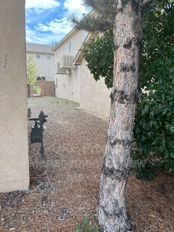 Building Photo - 10324 Calle Hermosa Pl NW