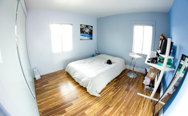 Smaller bedroom - 5259 Aldama St