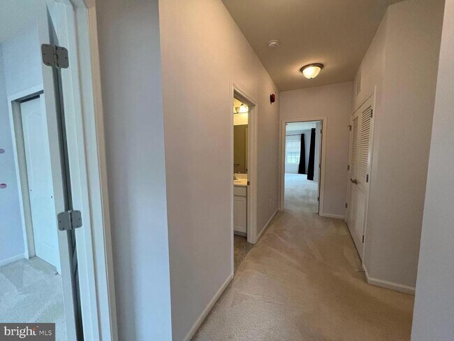 Building Photo - 2224 Evin Dr