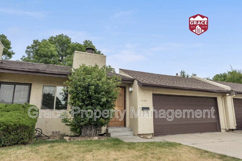 Primary Photo - 1137 Sequerra St
