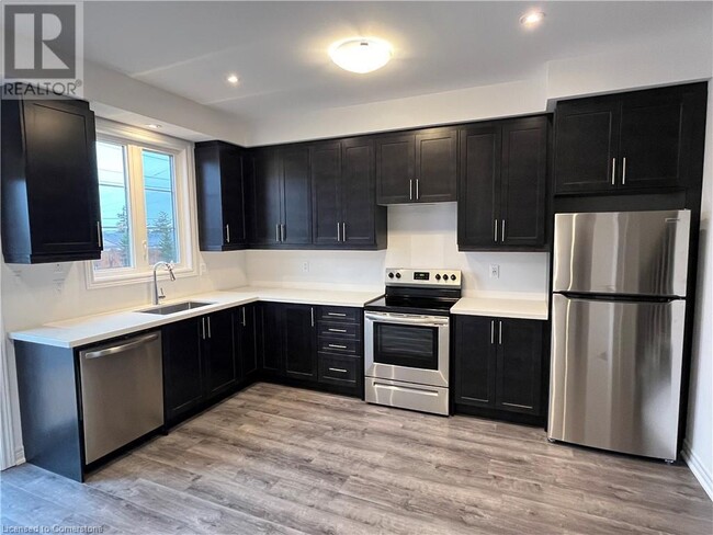 Building Photo - 106 Court Dr