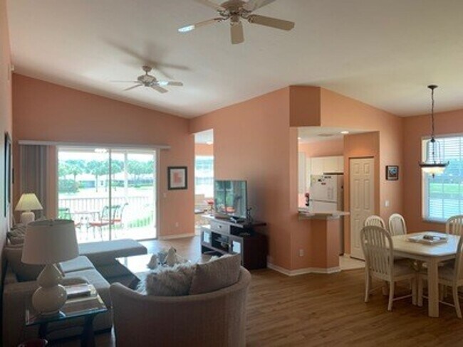 Building Photo - 2021 Crestview Way #113-Amber