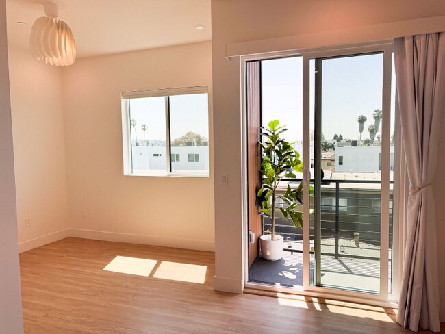 Foto del edificio - 4800-4802 S Slauson Ave