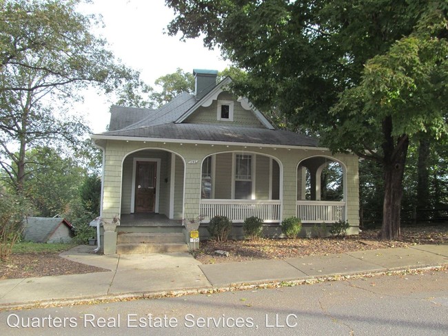 Building Photo - 3 br, 1.5 bath House - 195 West End Blvd
