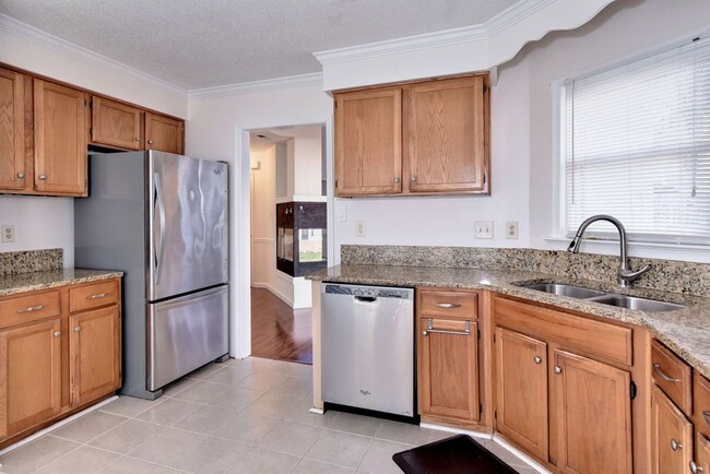 Foto del edificio - Convenient and Updated Grafton Townhome