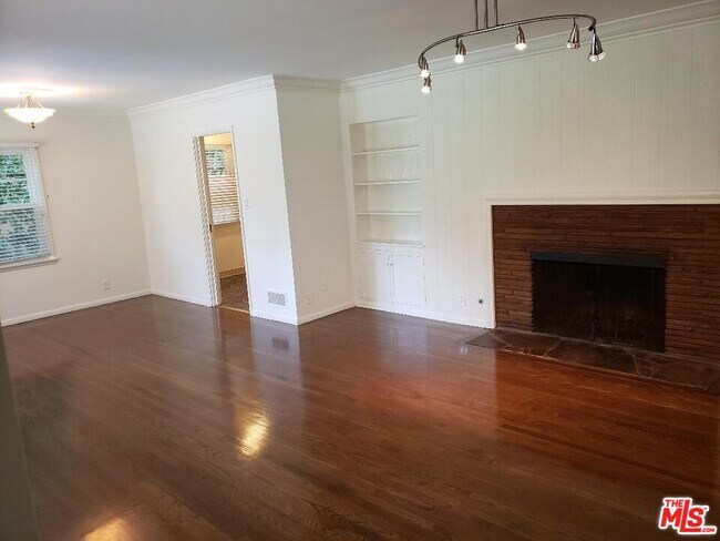 Foto del edificio - 15324 De Pauw St