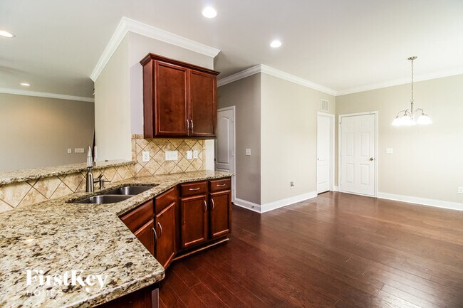 Building Photo - 737 Breeders Cup Dr