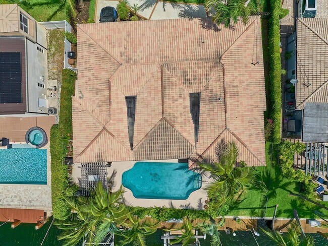 Foto del edificio - 2810 NE 48th Ct