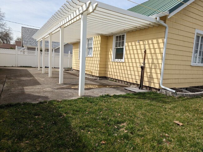 Foto del edificio - Charming 3 bedroom Normal Hill house