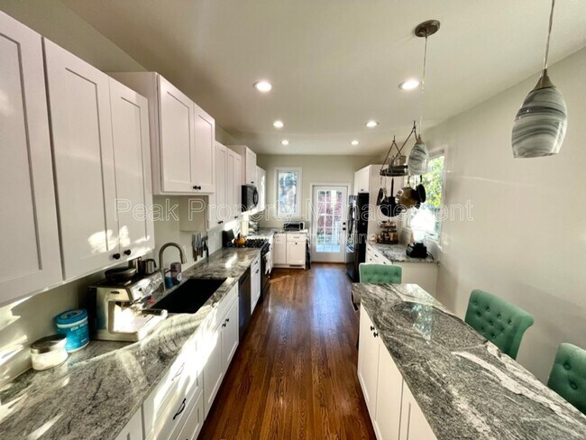 Foto del edificio - 3327 W Grace St