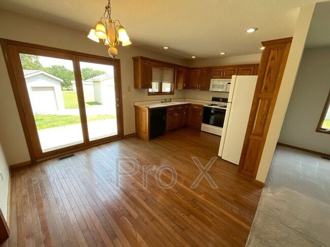 Foto del edificio - 124 W Briarbrook Ln