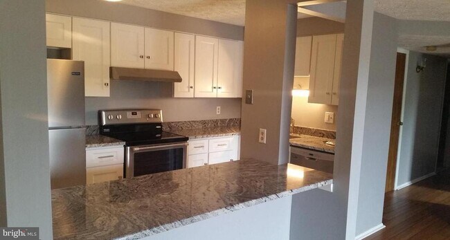 Building Photo - 8036 Abbey Ct