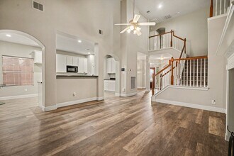 Building Photo - 3808 Armand Dr