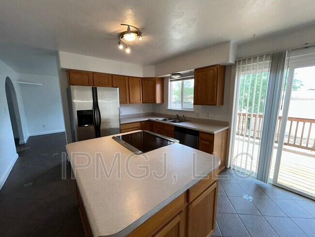 Foto del edificio - 2867 Pinyon Ave