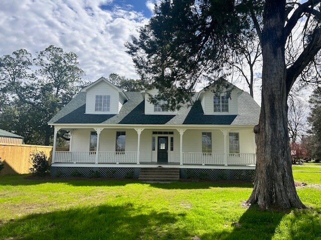 Foto principal - 681 Davis Lake Rd