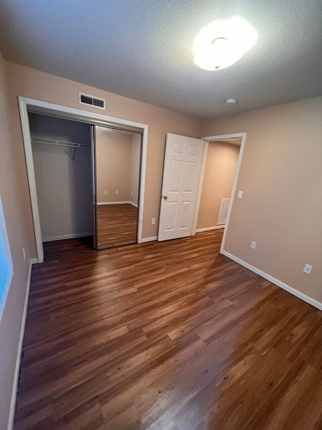 Foto del edificio - 121 Estate Ln