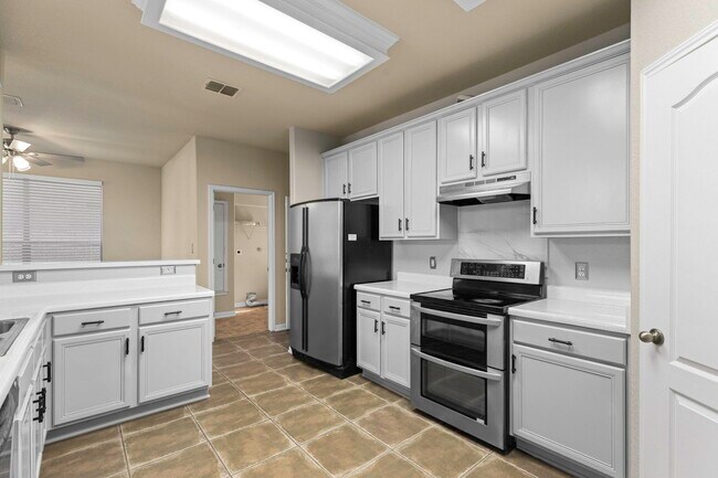 Building Photo - 419 Coyanosa Falls