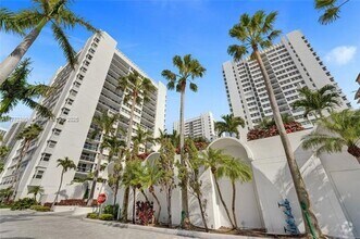 Building Photo - 1904 S Ocean Dr