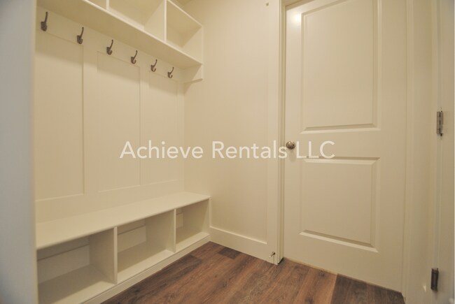 Foto del edificio - Conveniently Located North Logan Village Townhome | Near Utah State and Hospitals