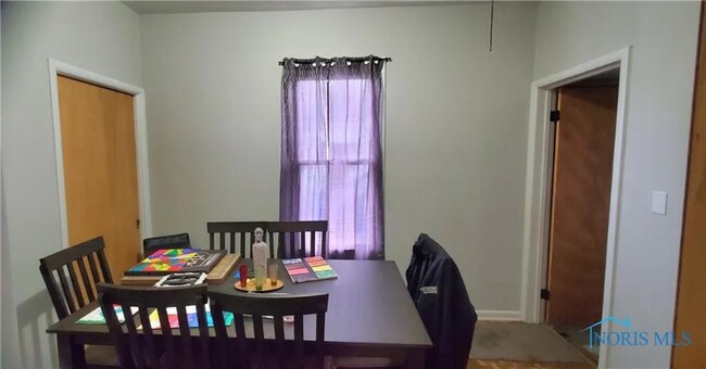 Building Photo - 21 Magyar St