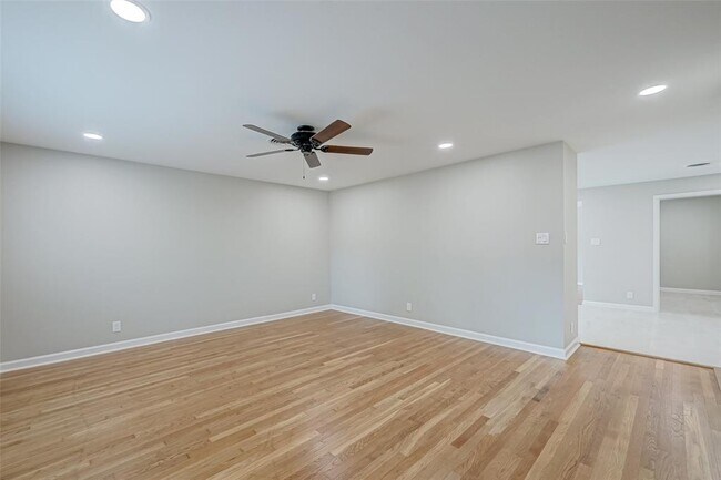 Foto del edificio - 9942 Briarwild Ln