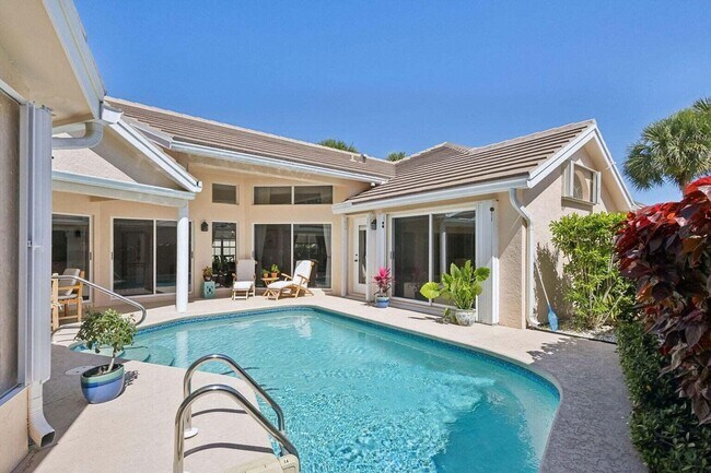Foto del edificio - 16481 Riverwind Dr