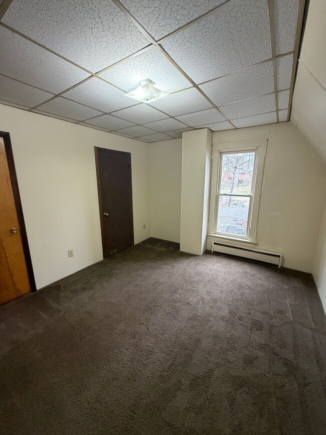 Building Photo - Two bedroom, upstairs duplex