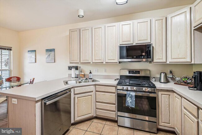 Foto del edificio - 928 Yacht Club Dr