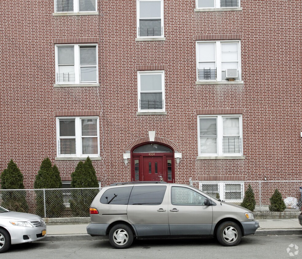 Building Photo - 4364 Richardson Ave