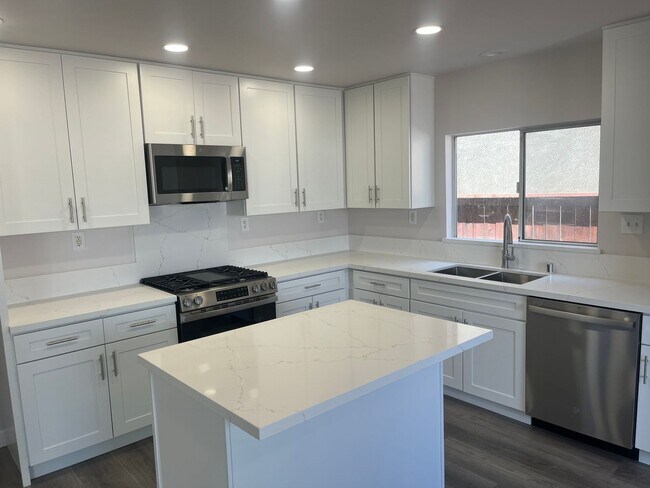 Foto del edificio - 39790 Monarch Dr