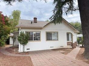 Building Photo - 2228 Roanoke Ave