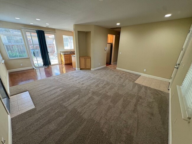 Foto del edificio - Beautiful 3 bed 2 Bath Home in Mountain House