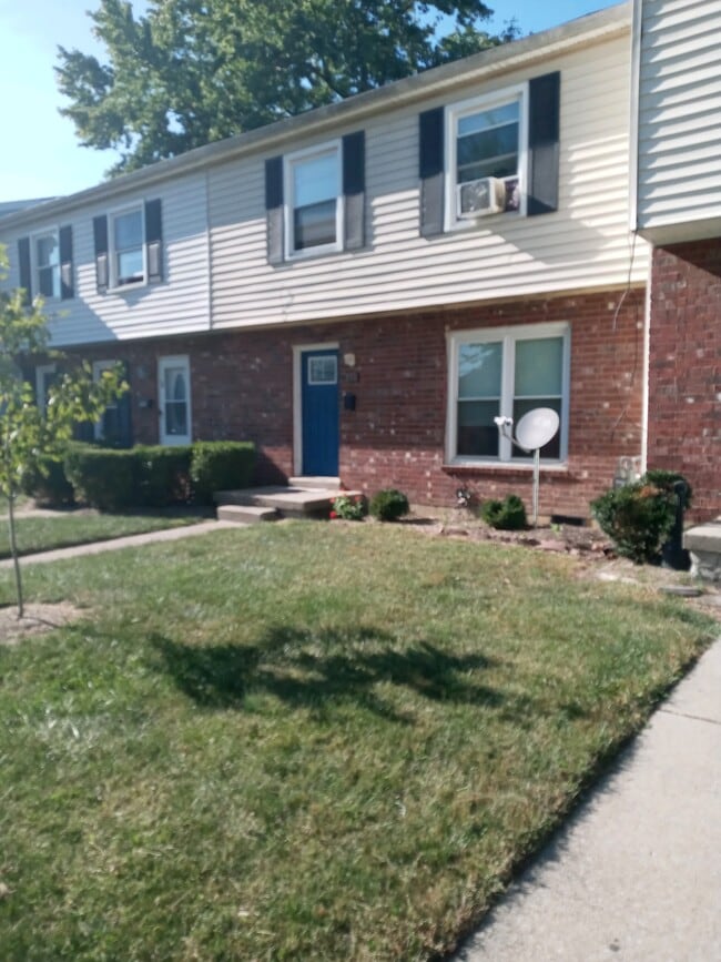 Building Photo - 290 Hedgewood Ct