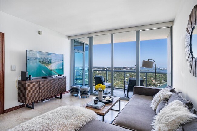Foto del edificio - 601 NE 36th St