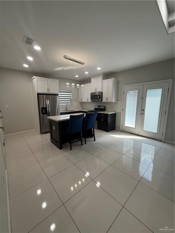 Building Photo - 12 West Dr