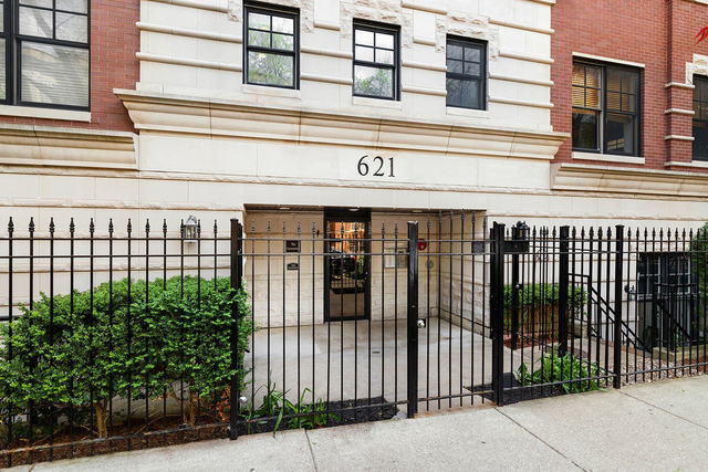 Foto del edificio - 621 W Barry Ave