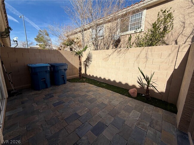 Building Photo - 9655 Silver City Dr