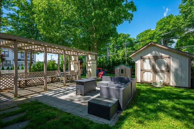 Building Photo - Rare Harbor Heights Rental | 4BR Colonial with Parking & Fenced Yard