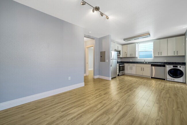 Foto del edificio - 3607 Maple Ave