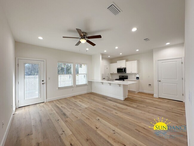 Foto del edificio - Newly Built 3-Bedroom Home with Private Baths & Fenced Yard!