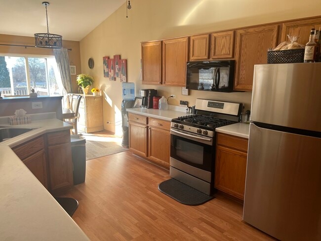 Building Photo - 2650 Cadbury Cir