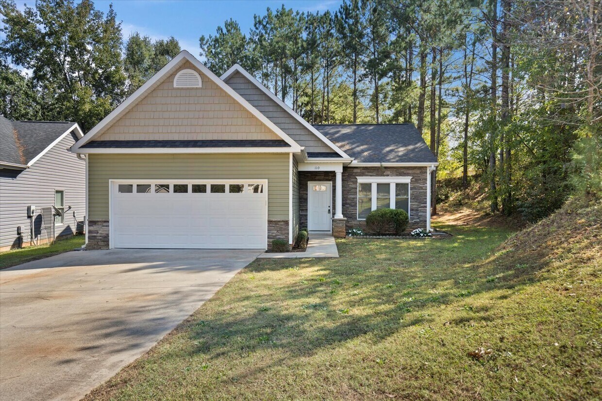 Primary Photo - 110 Raeburn Way